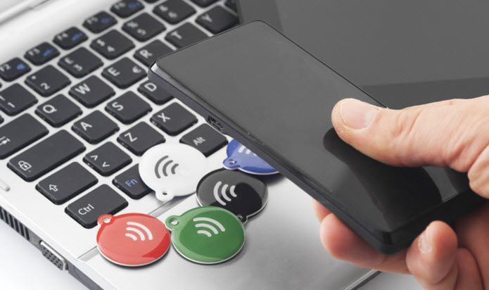 Tag NFC : c’est quoi, comment cela fonctionne et comment l’utiliser ?